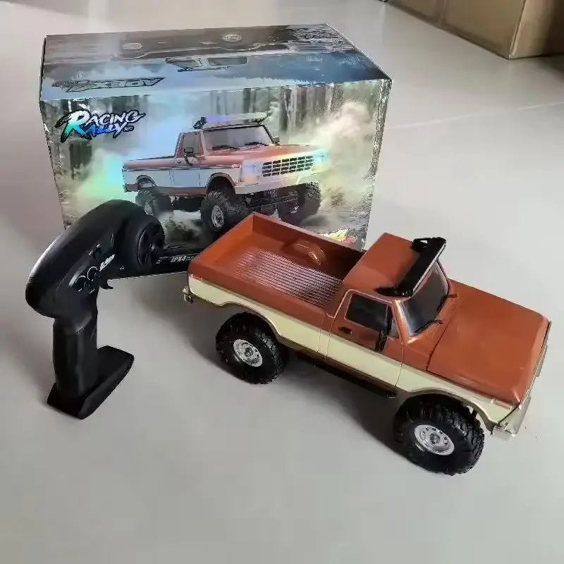 1:16 Hbtoys Rc Car With Realistic Led Roof Light Rc Crawler Vehicle R1611 4x4 Off-Road Full Functionality Alloy Drive Shaft