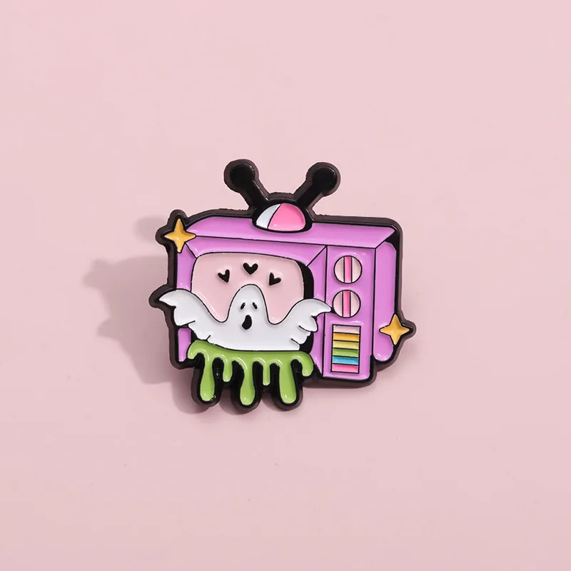 Horror Halloween TV Enamel Brooch Creative Ghost Dinosaur Blood TV Metal Badge Punk Color TV Lapel Pins Jewelry Gifts For Friend