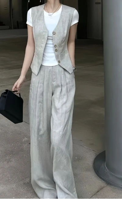 

All-New Two-Piece Collection: Vest with Hanging Wide Leg Pants, Ideal for a Contemporary Outfit