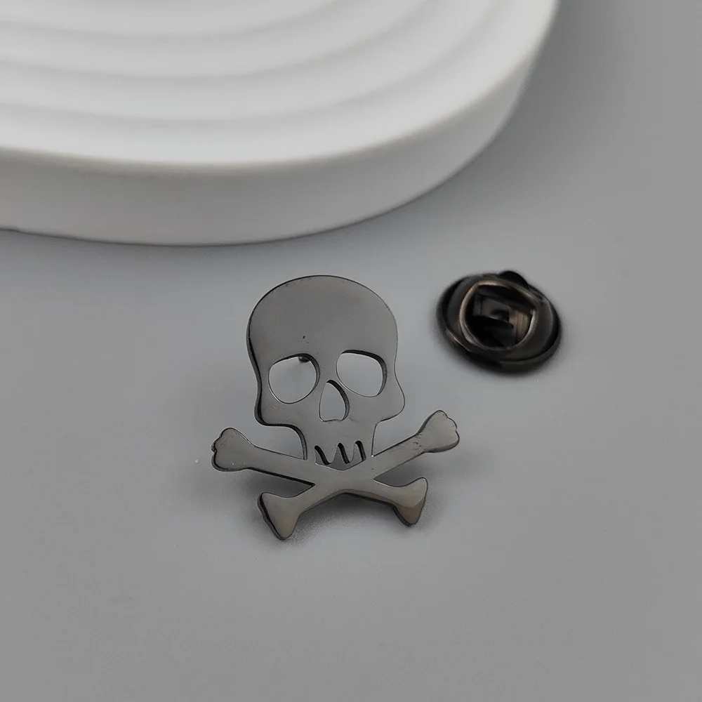 Punk Style Retro Halloween Skull Pin Gothic Brooches for Men and Women Party Creative Personality Clothing Accessories