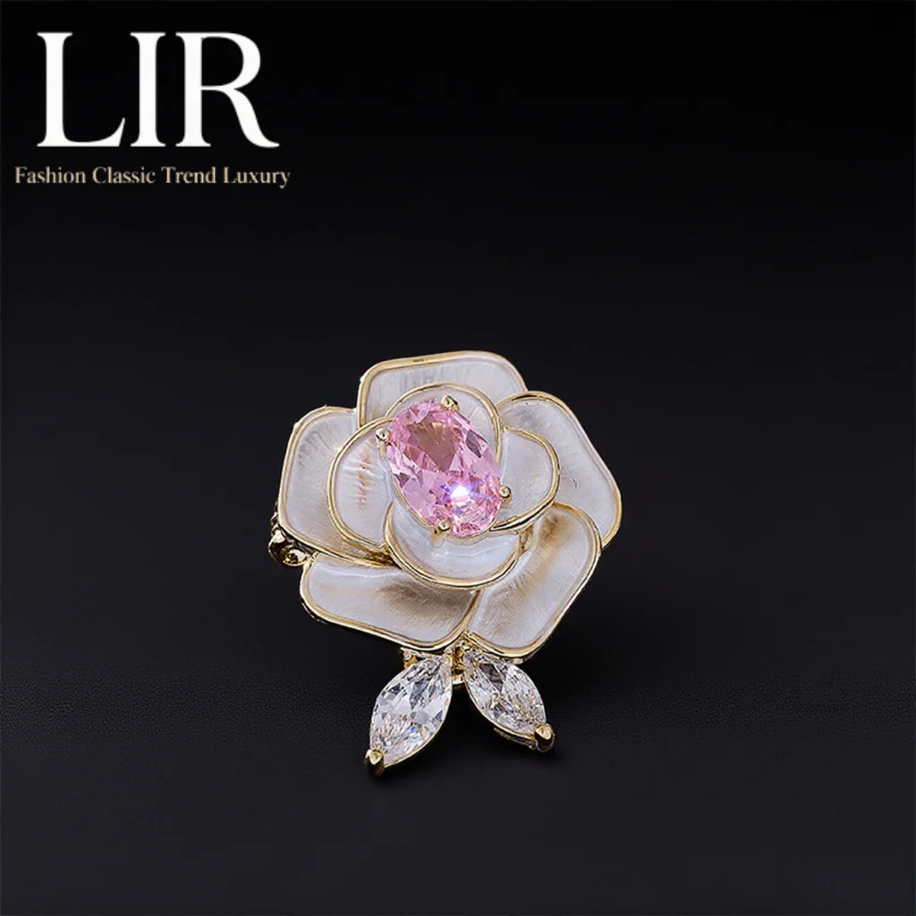 

Женская брошь LIR с камелией: инкрустация цирконом ААА, не выцветает, не деформируется, роскошная защита от воздействия, элегантные ювелирные изделия