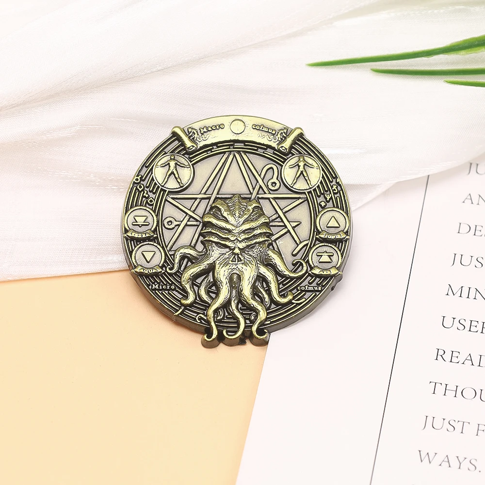 

Demon Cthulhu Brooch Pins Five-Pointed Star Badge Book Of Dead Soul Imprint Badges Metal Alloy Cosplay Lapel Pin Accessory Gift