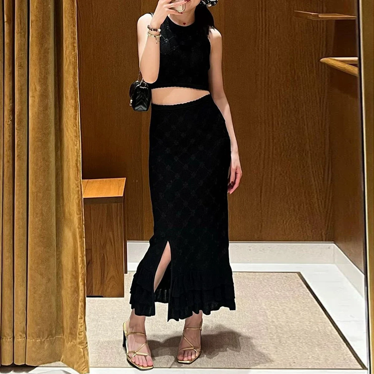 

High Quality Summer New Fashionable Commuting Round Neck Sleeveless Ladies' Short Knitted Top+Half Body Mid Length Skirt Set