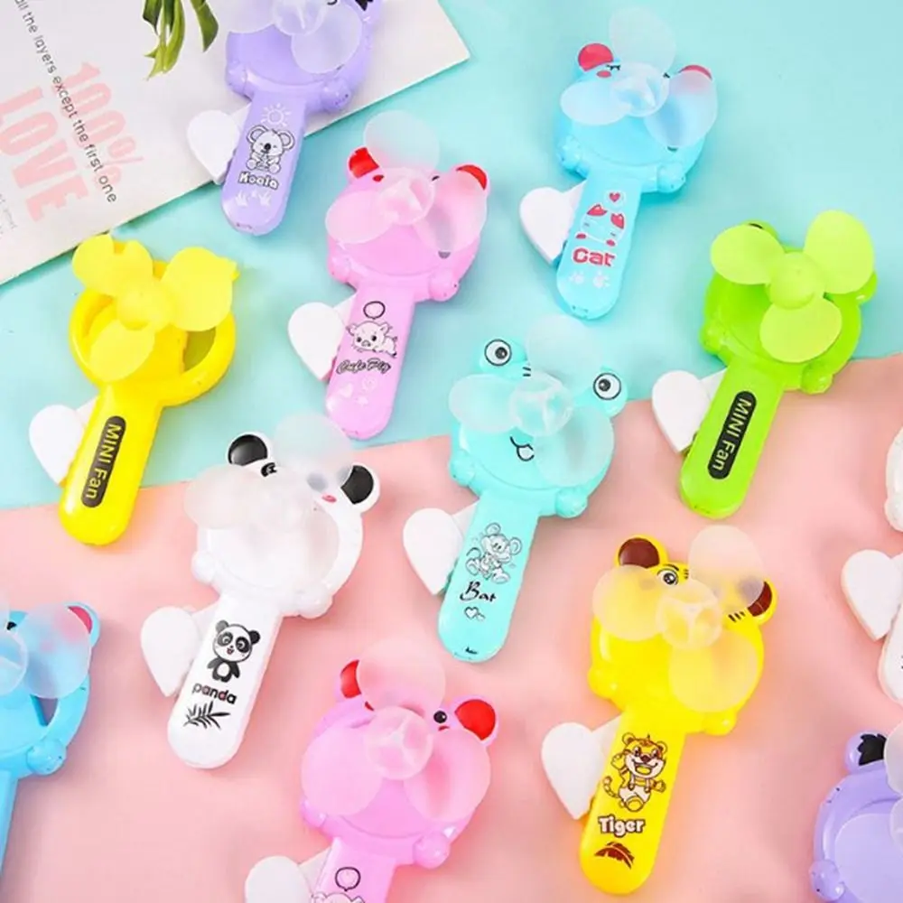 5 قطعة جديد صغير الصيف مروحة ضغط اليد الكرتون المحمولة هدايا عيد الميلاد مروحة ألعاب احتفالات هدية مروحة الاطفال الكبار