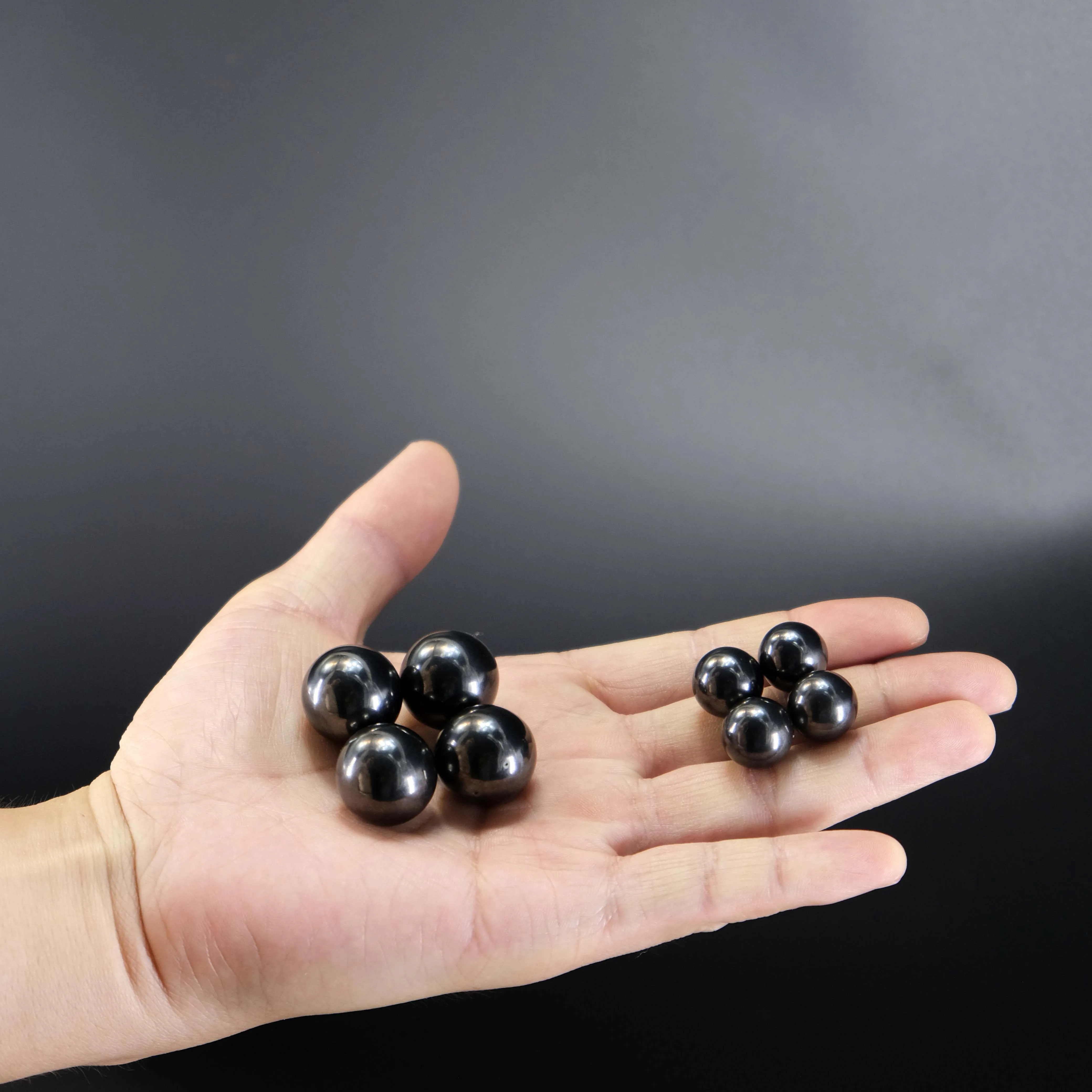 ROUND Black Polished Magnetic Spherical Fridge Magnets With Health Care Magnetic Beads For Decompression And Sound Magnet
