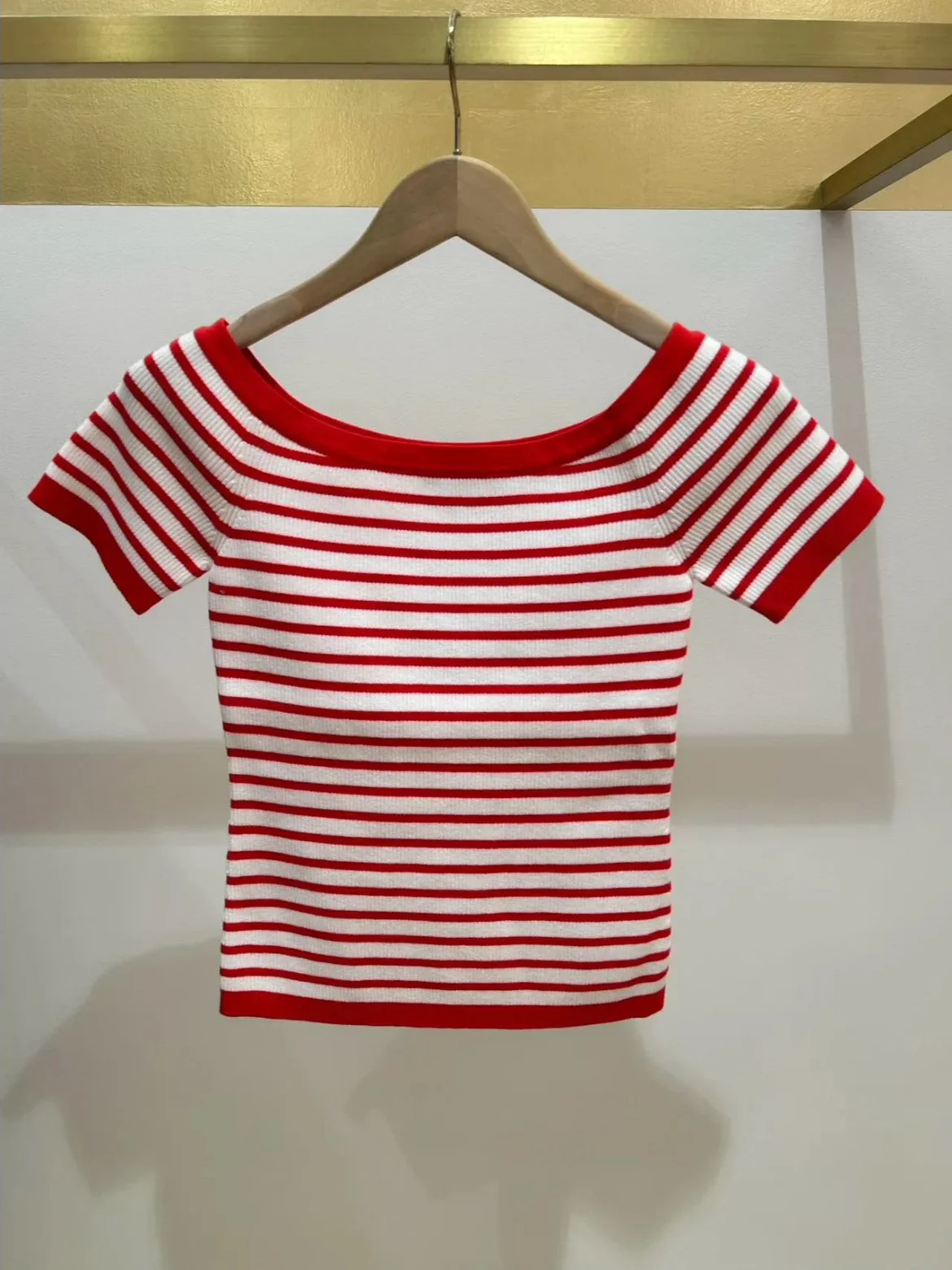 

Heidd M Home Early Spring 2026 Red Striped Slim Fit Short Sleeve Knitwear Cheeky Anti Aging Fashionable Commute Style Women's...