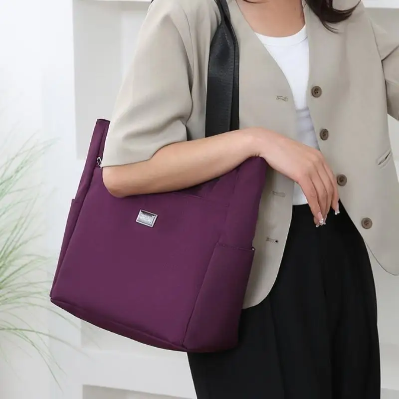 حقيبة كتف نايلون خفيفة الوزن مقاومة للماء ذات سعة كبيرة وحقائب كتف للعمل والمدرسة والسفر #2