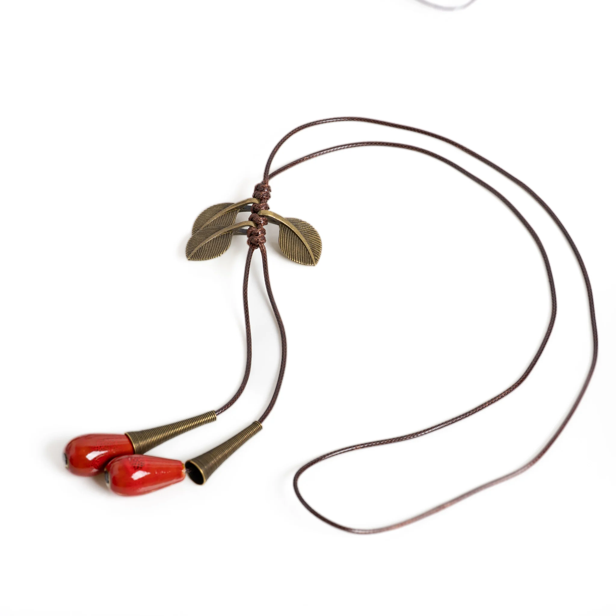 Bohemian Vintage Leaf Long Tassel Necklace for Women Adjustable Rope Sweater Chain Retro Statement Pendant Jewelry Fall Winter A