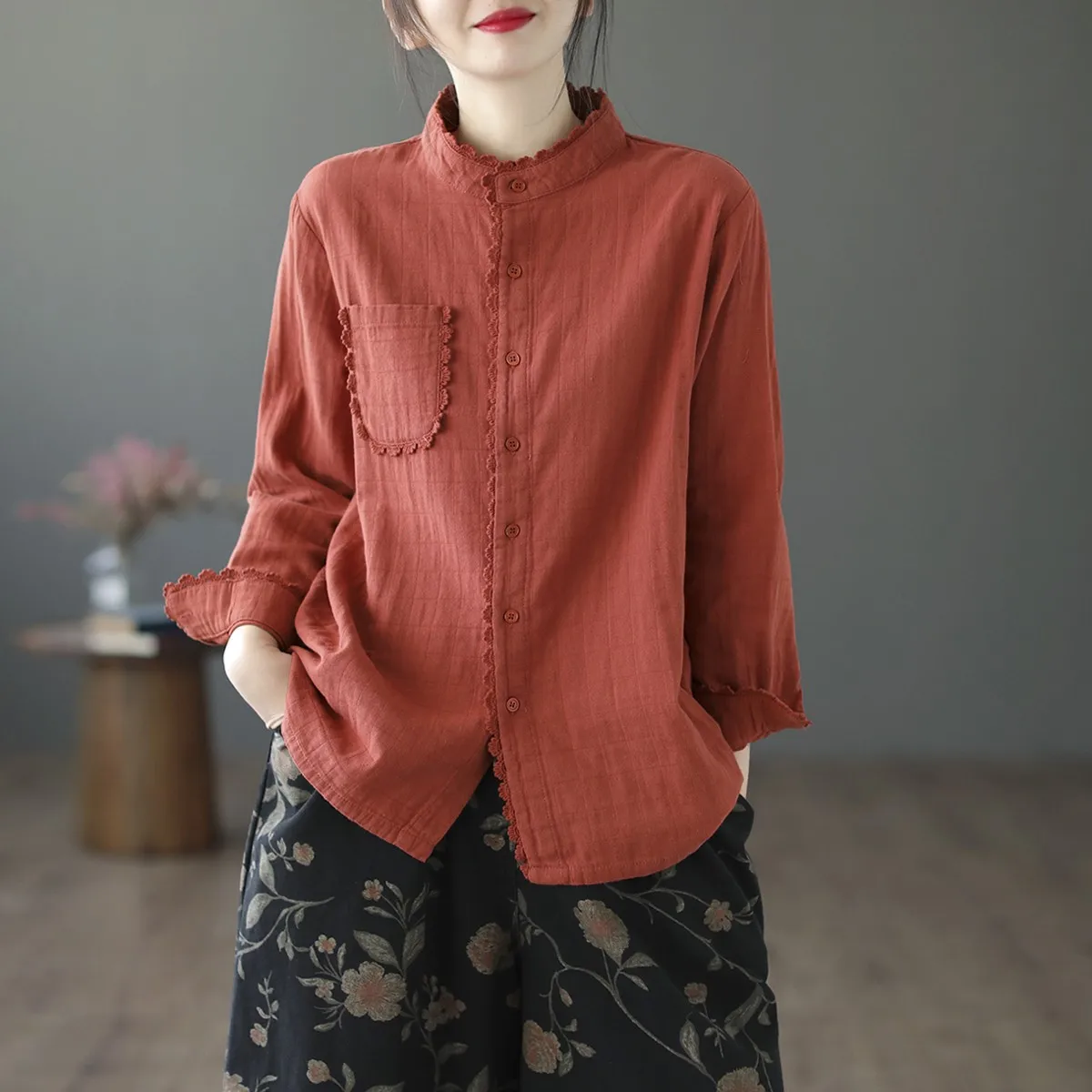 

Loose Women's Lace irt Korean Sle Pure Color Commute Design Button Long Sve Floral Trim Faionable Top for Ladies