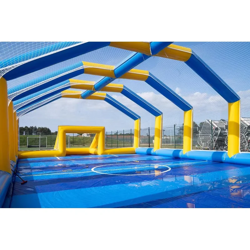 子供と大人のためのインフレータブルフットボールコート、インフレータブルサッカーピッチ、屋外スポーツフィールド