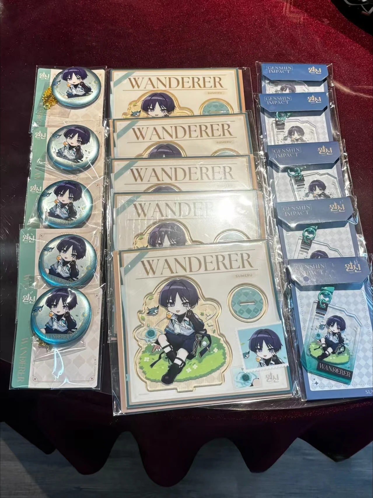 

Официальный ‌ Genshin Impact X Cafe 2026 Новая коллаборация: Акриловая табличка-брелок/значок/подвеска с персонажем Странником из Сумеру