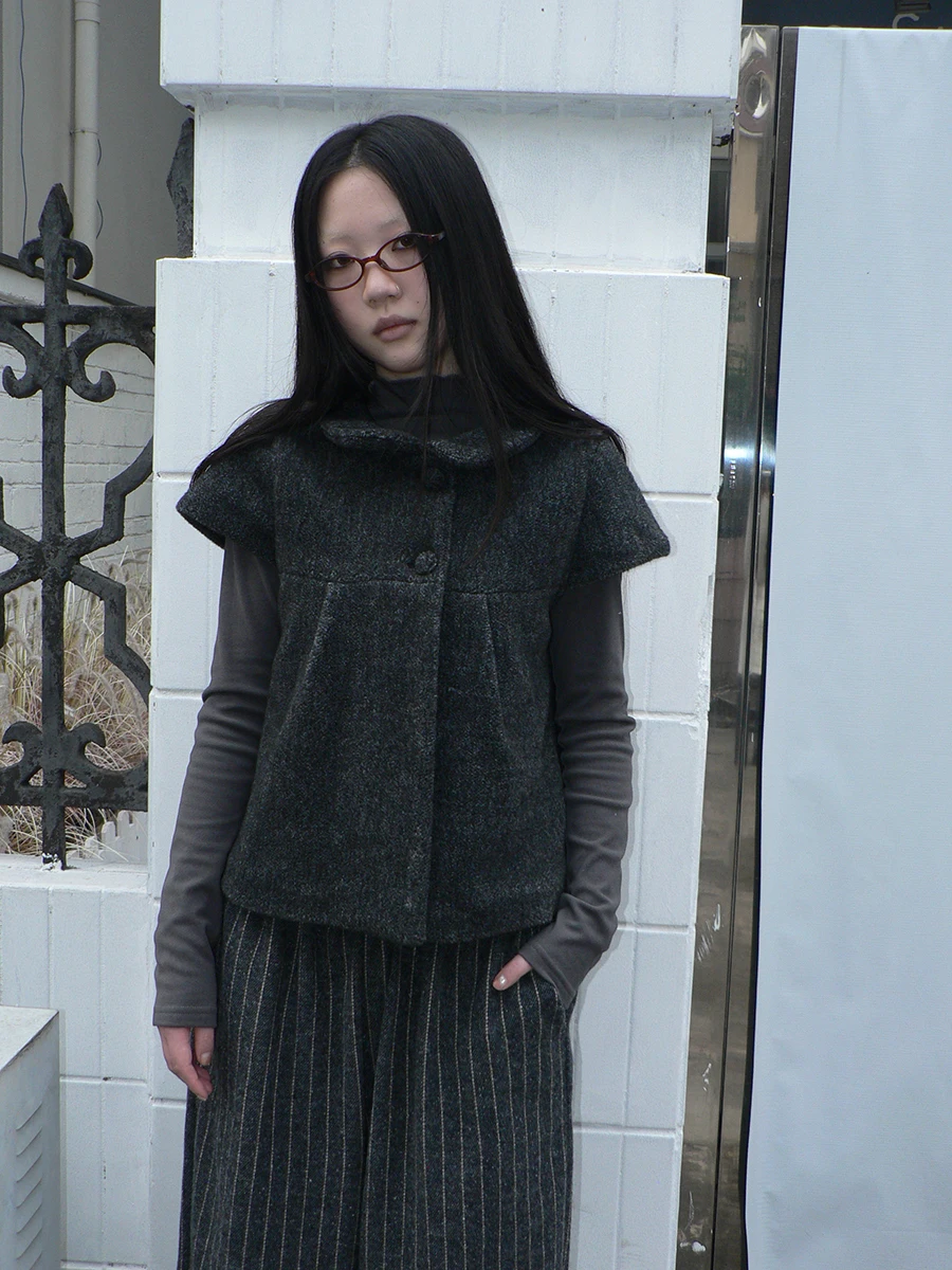 

Angproject 0 New Korean Sle Doll Collar ort Sve Woolen Vest Jaet Women's Faion Outerwear Button Detail Loose Fit