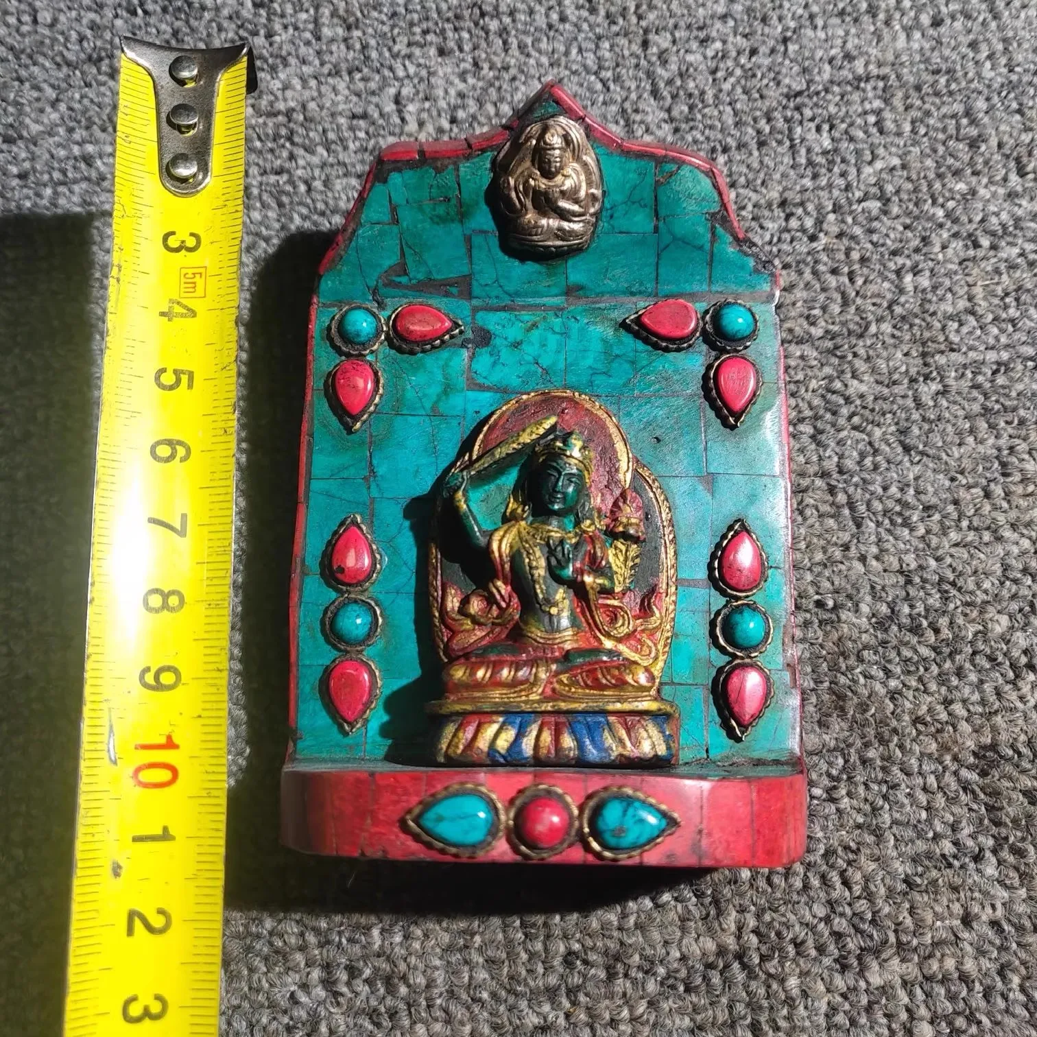 Boutique collection inlaid with green pine gemstones Guanyin Bodhisattva Tangkafo home decoration