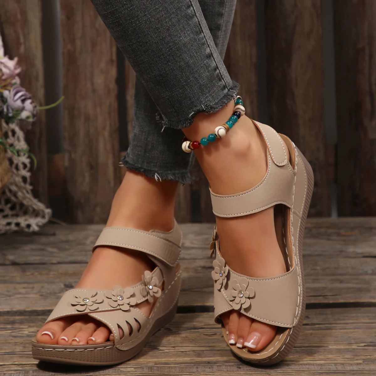 Outdoor Women Flower Wedge Sandals 2026 Summer Fashion Platform Sandals Chunky Heel Open Toe Beach Shoes Casual Outdoor Sandals view 3