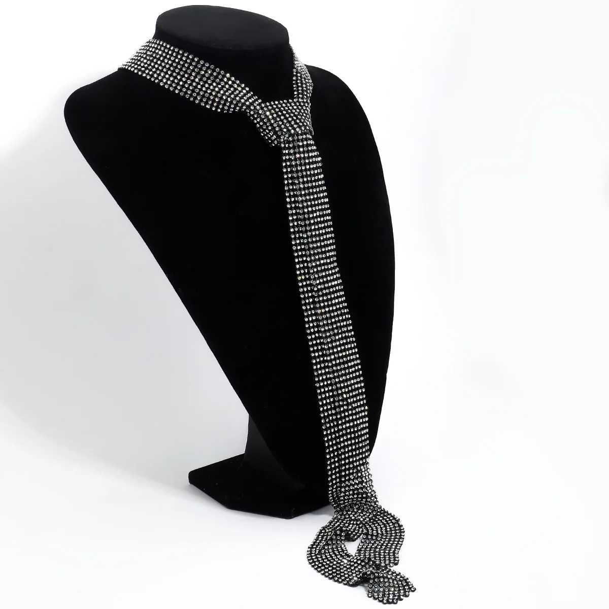 Unique Super Flash Rhinestone Hollow Mesh Tie Pendant Necklace Light Luxury Retro Personality Fashion Sweater Chain Women