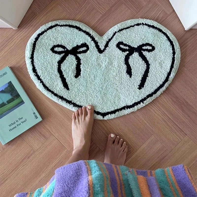 سجادة معنقدة على شكل قلب من Bow Girl - سجادة أرضية ماصة غير قابلة للانزلاق لغرفة النوم وطاولة القهوة وديكور بجانب السرير