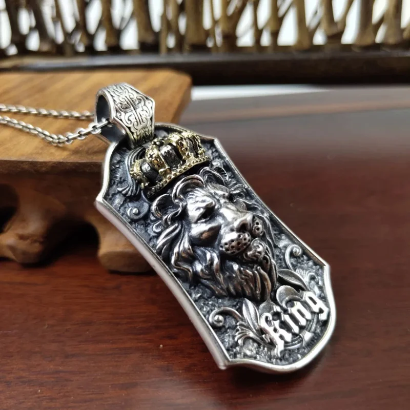 100% S925 Silver Jewelry Vintage Lion King Crown Embossed Tang Grass Pattern Knight Motorcycle Fashion Men's and Women's Pendant