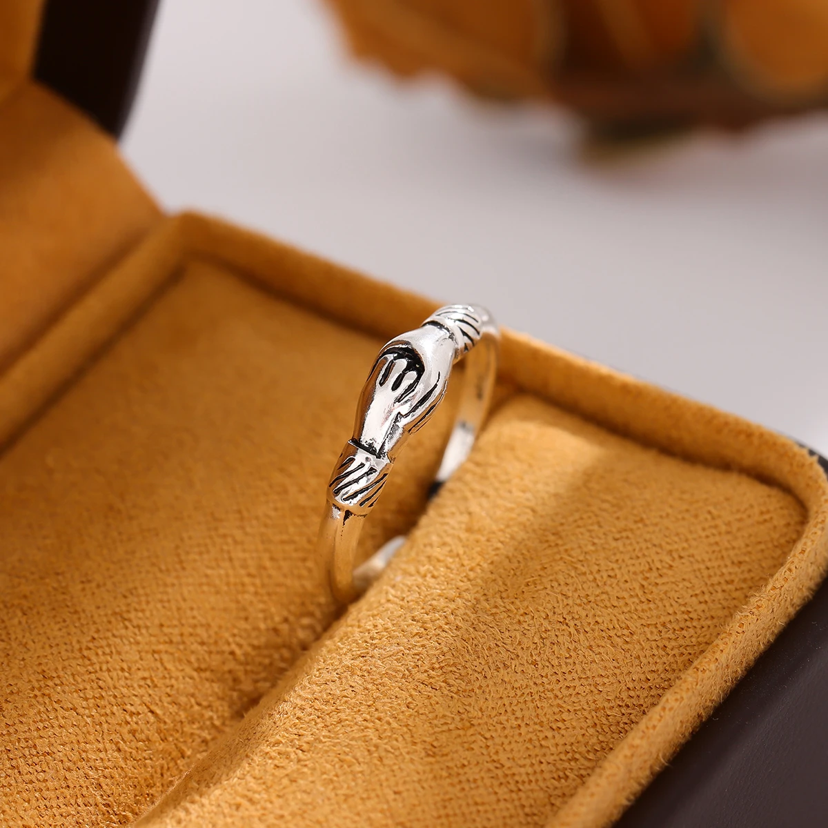 Creative Retro 925 Sterling Silver Jewelry Personality Handshake Positive Energy Eternal Exquisite Opening Rings  R068