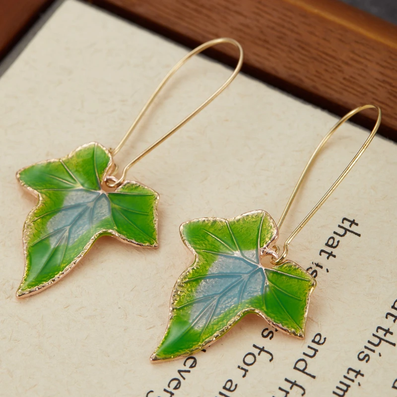New Personalized and Creative Leaf Hanging Earrings, Women's Fashionable and Trendy Holiday Party Accessories Gifts