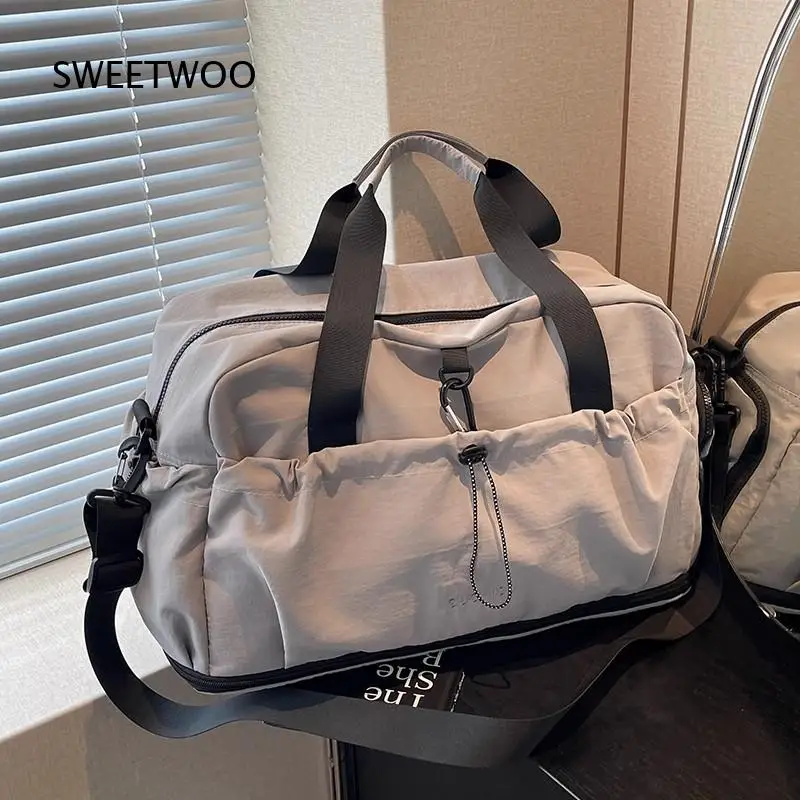 Khaki Nylon Travel Duffle Bag Large Capacity Gym Sports Handbag Casual Weekender Overnight Bag with Detachable Strap