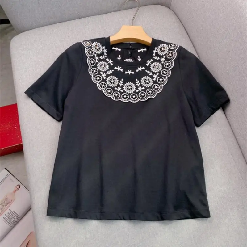 Brand Fashion Ethnic Style Pattern Hollowed Out Embroidery Chic Design Black Cotton T-Shirt Top Women 2024 Spring Summer