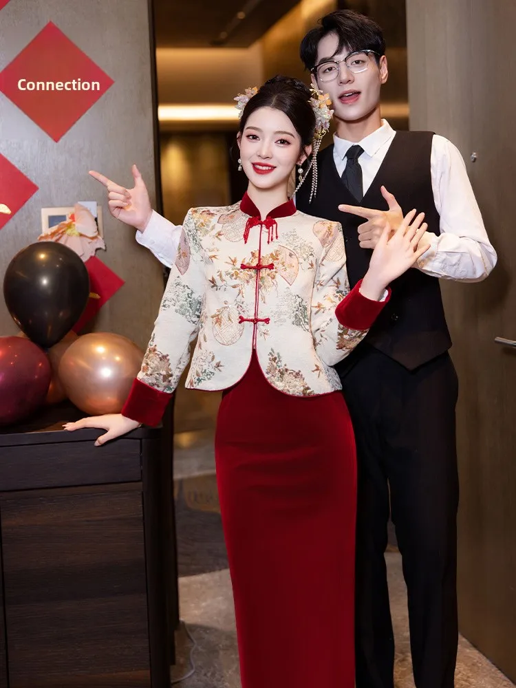 

Новая версия: Красное свадебное платье-ципао с длинными рукавами в китайском национальном стиле для помолвки и церемоний, женский наряд