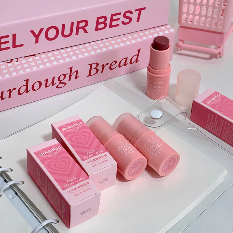 SHAQINUO エナジャイジング ブラッシュ スティック - ナチュラルなマット仕上げ、クリーミーなテクスチャー、若々しい輝きを演出するブレンドが簡単