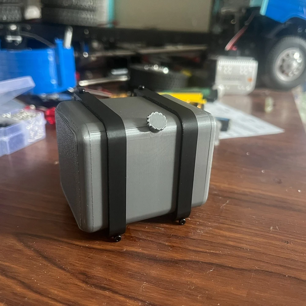 Decorazione del serbatoio del carburante di simulazione in plastica per 1/14 Tamiya RC autocarro con cassone ribaltabile SCANIA 770S VOLVO 750 Mercedes-Benz ACTROS 3363 MAN Parti
