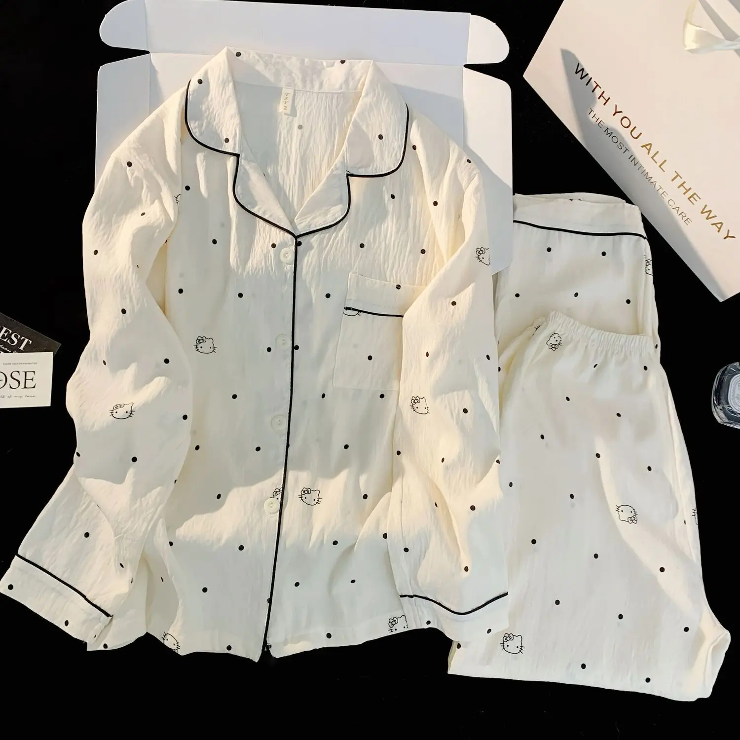 

Новая женская пижама Sanrio Hello Kitty: комплект из брюк и рубашки с длинным рукавом, весенняя, повседневная, минималистичная домашняя одежда