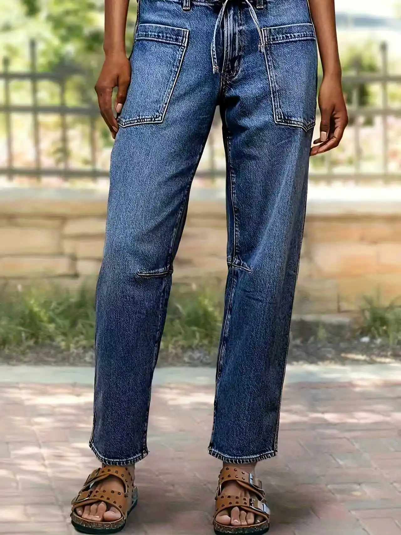 

Women's straight leg jeans with drawstring, loose and slimming, mid-waist, slightly elastic, with big pockets
