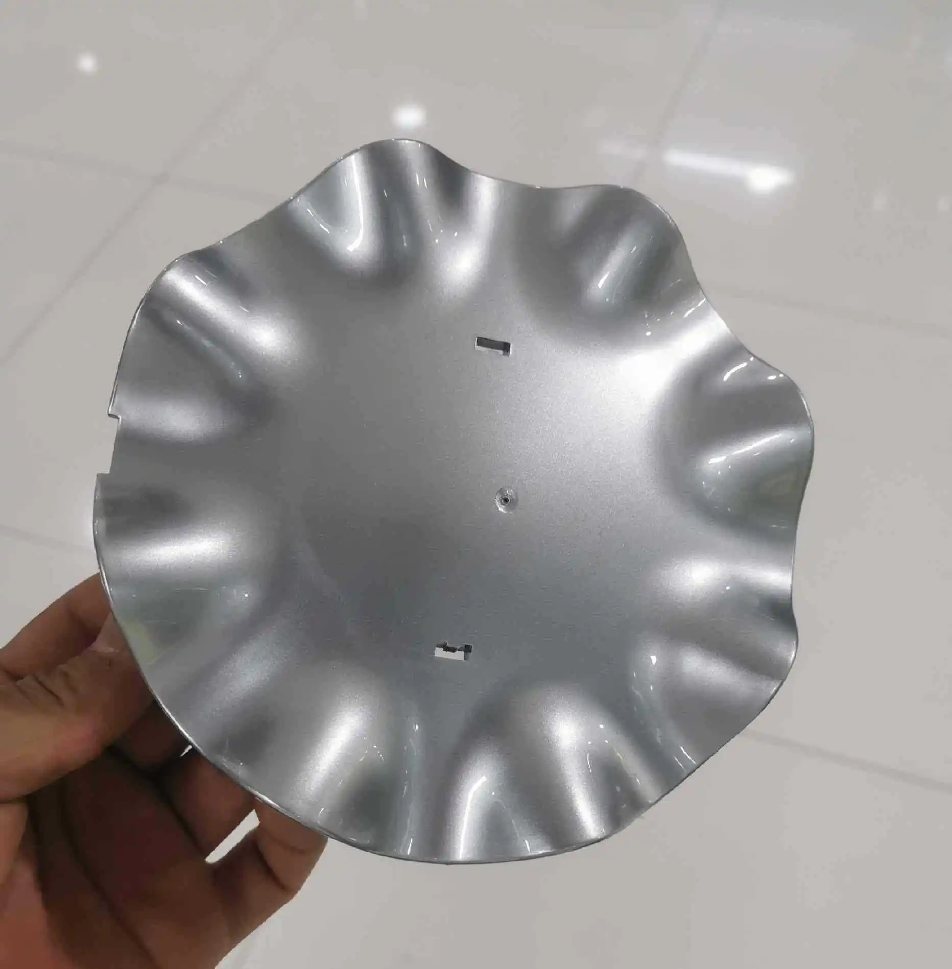 

4pcs Alloy Wheel Center Caps for INFINITI EX25 EX35 FX34 FX45 SUV Car Accessories Replacement Hubcaps Automotive Parts