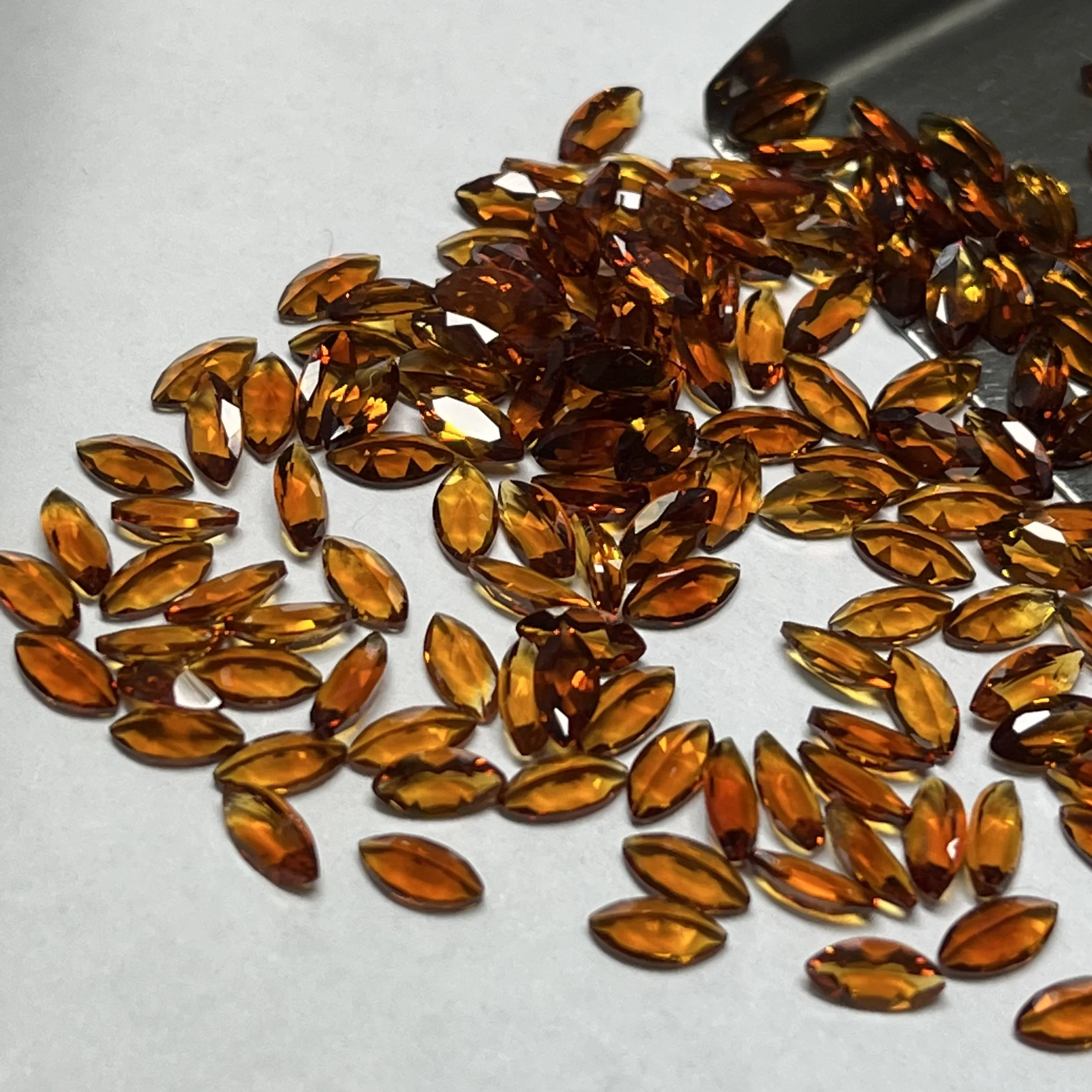 

20PCS/Lot 2.5X5 MM 3x6mm Natural Dark Yellow Crystal Citrine