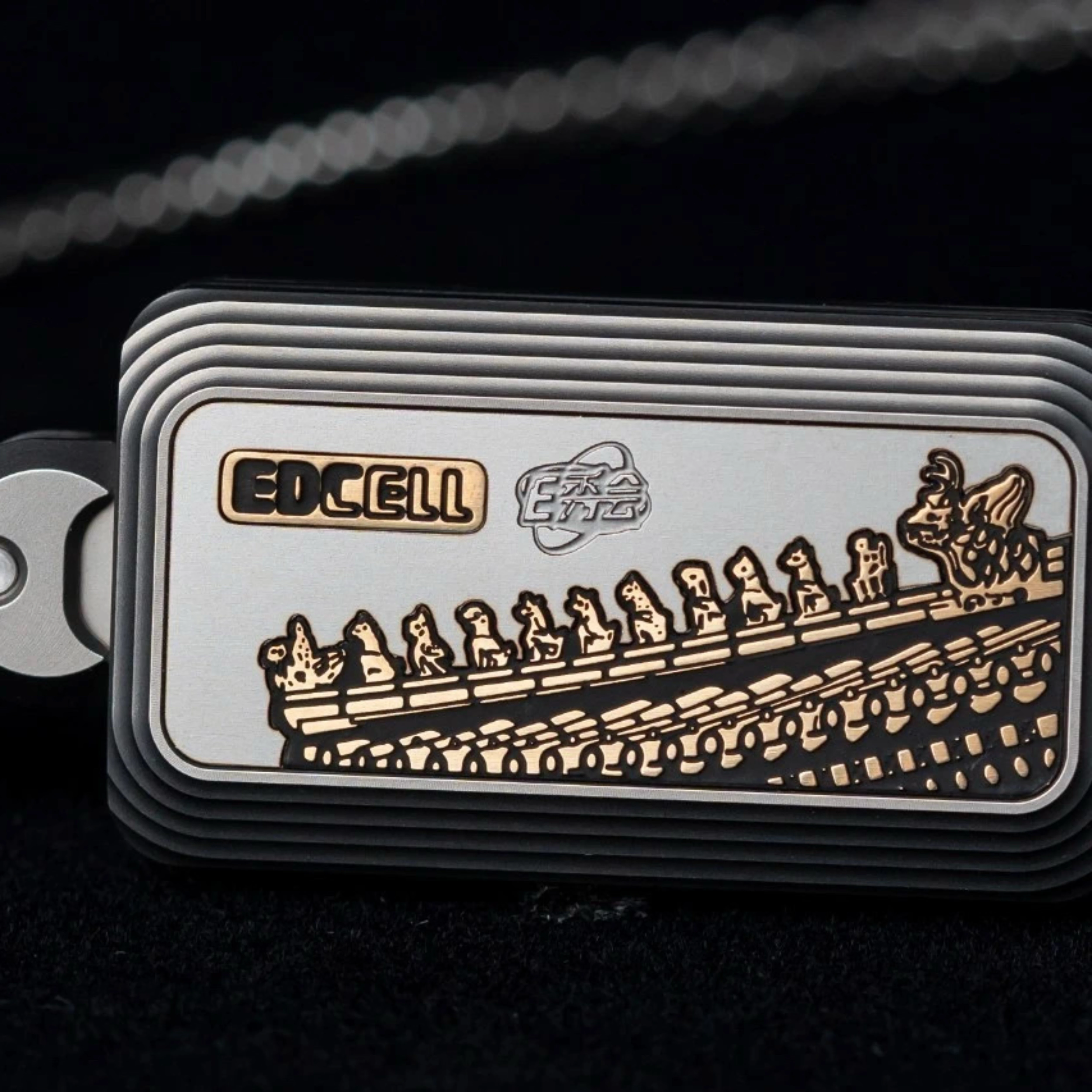 Exposición de Beijing, celda limitada, grabadora de cinta Chui Shou, juguete de descompresión de tarjeta de empuje con yema del dedo de Metal