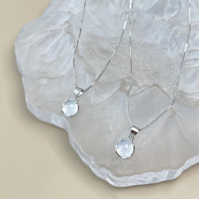 Yerik Mode Silber Farbe Weiß Runde Mondstein Anhänger Halsketten für Frauen Luxus Temperament Schlüsselbein Kette Halskette Schmuck – Detail 9