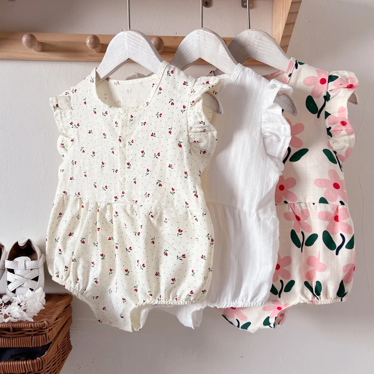 2024 Summer Fashion Newborn Flower Fly Sleeve Bodysuit Cotton Cute Boy Girl Infant Floral Print Loose Onesie Baby Casual Clothes