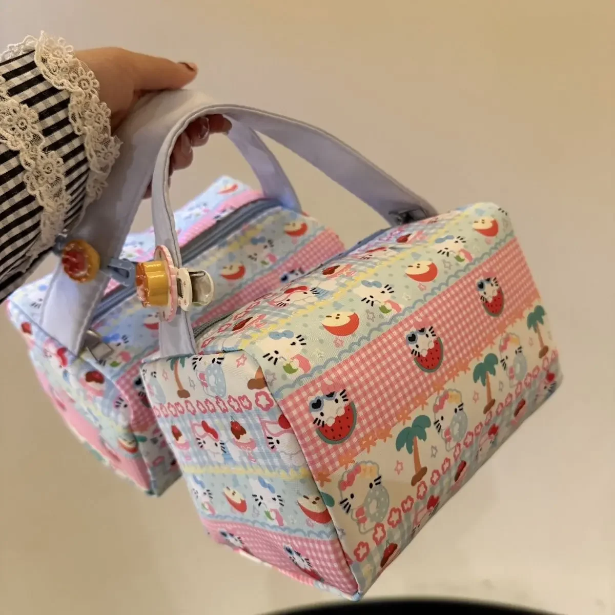 

Hello Kitty Cosmetic Bag High-capacity Senior Go Out Versatile Storage Bag Cute Portable Travel Handheld Toiletries Bag Gift New