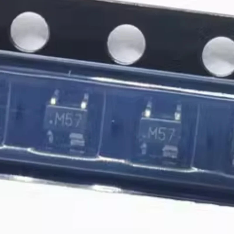 10PCS/ADM6713SAKSZ M57 SC70-4 New Original Genuine