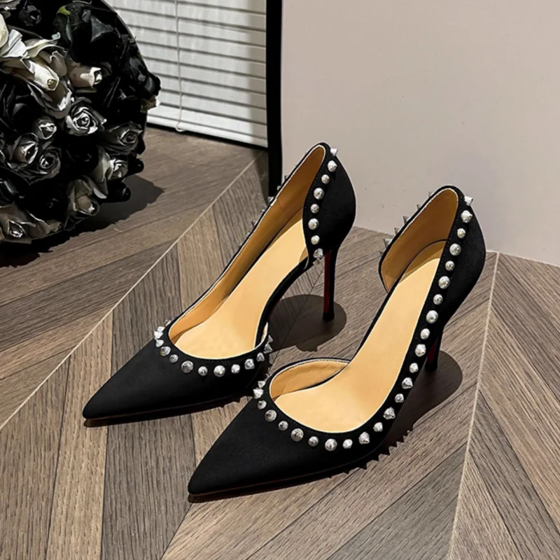 

Элегантные сексуальные замшевые туфли-лодочки на шпильке с острым заклепками, женские удобные модельные туфли без шнуровки, вечерние банкетные женские туфли на шпильке сбоку