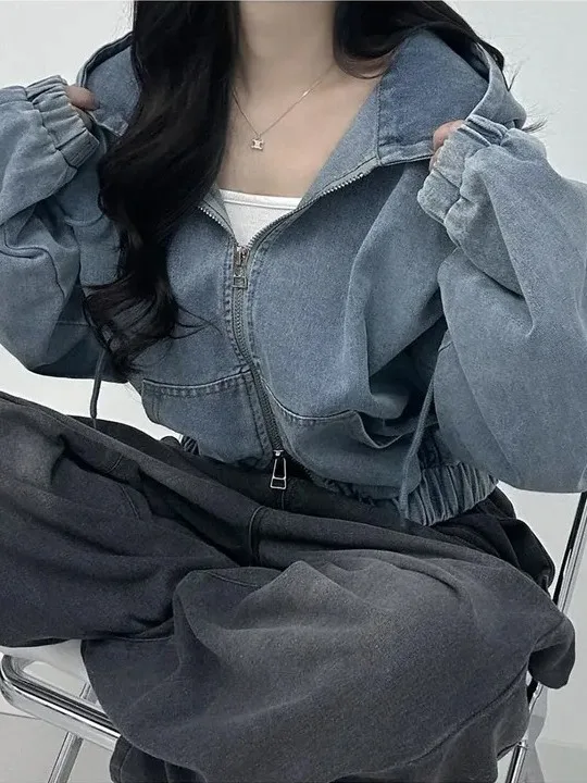

Шикарная джинсовая куртка с капюшоном и застежкой на талии, женская верхняя одежда, дизайн на молнии, антивозрастная осенняя новинка, хлопок 00%