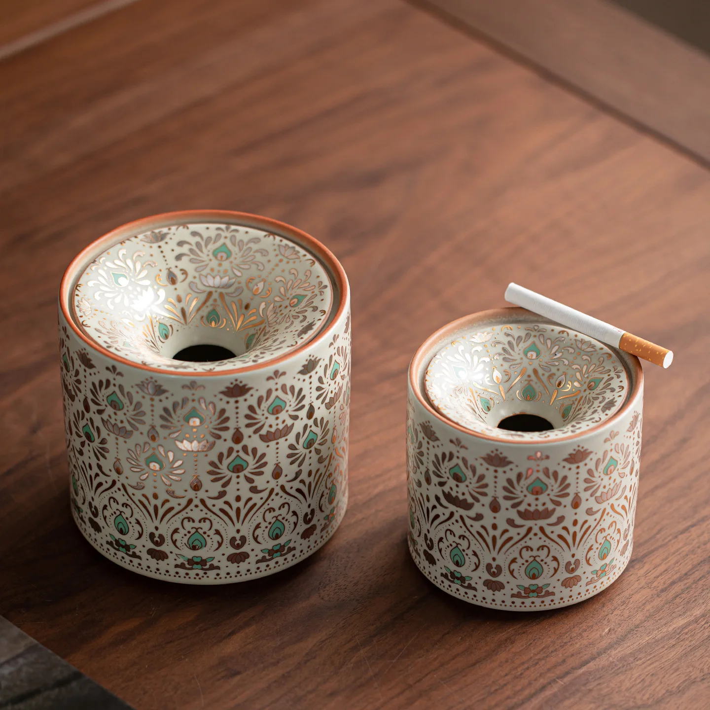 Vintage Ceramic Funnel Ashtray Cover To Prevent Fly Ash Home Chinese Style Creative Decor Cigarette Cup Ornament Tea Residue Jar