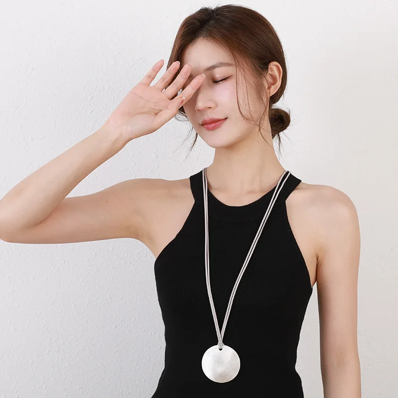 

Kaseakia Fashion Long Statement Necklace with Metal Round Pendant, Sweater Chain Geometric Jewelry Accessories