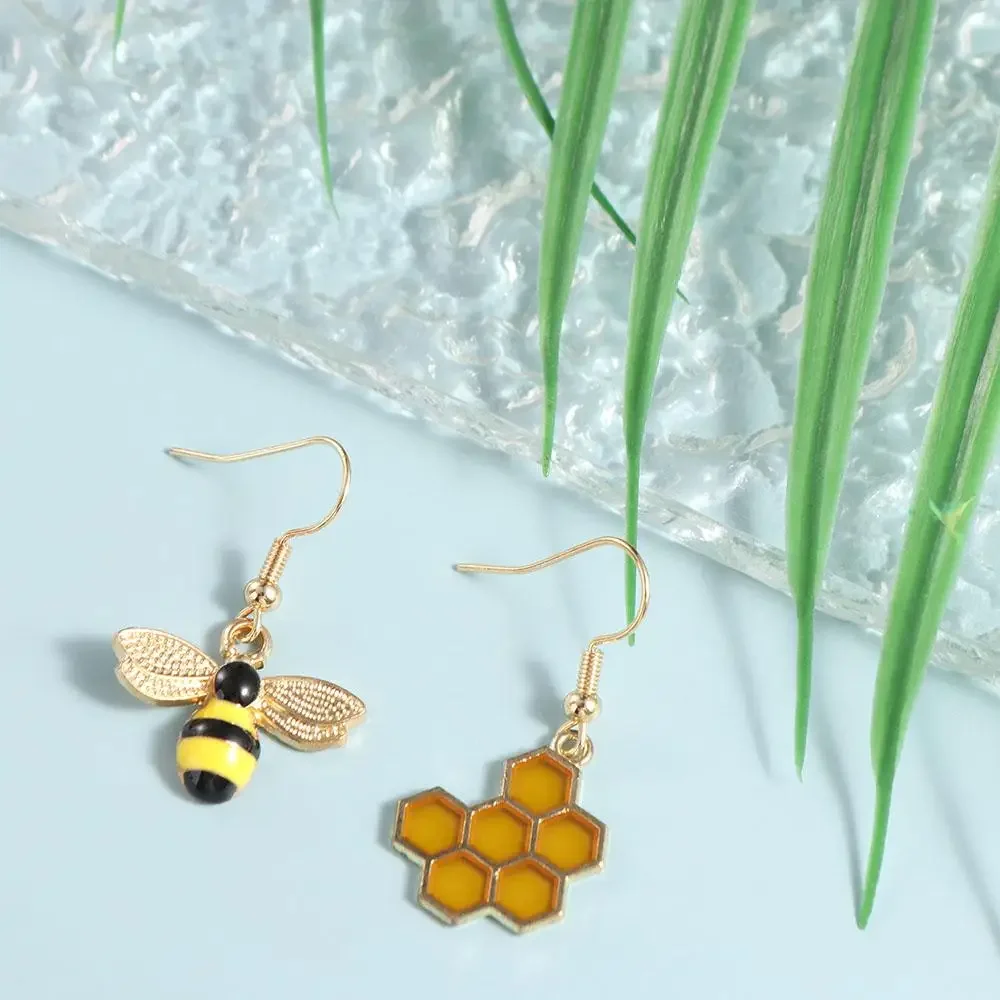Fashion Bee Earrings Asymmetric Structure Honeycomb Earrings Insect Earrings Accessories Daily Wear Party Jewelry Gifts Women image 3