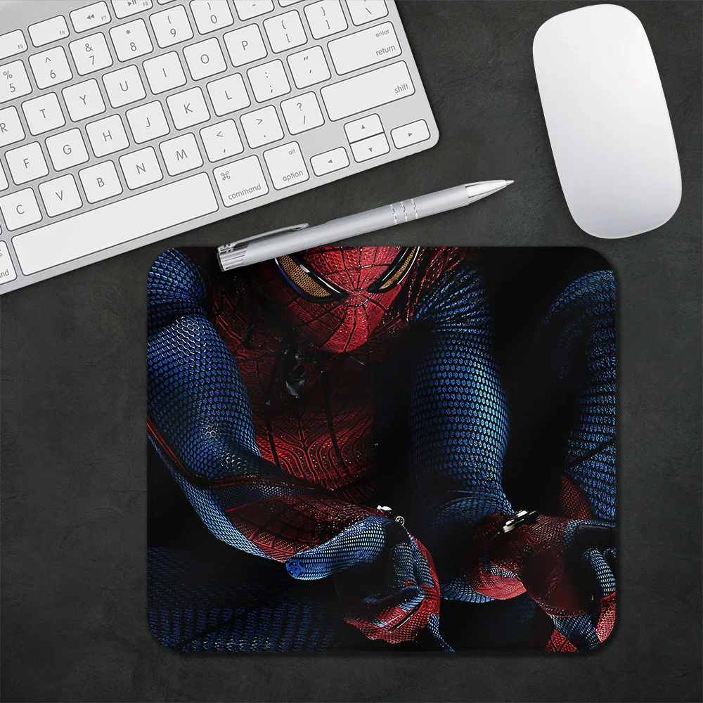 Fashion Super Hero S-Spider-Mans Gaming Mouse Pad XS Small Mousepad for PC Gamer Desktop Decoration Office Mouse Mat Deskmat Rug