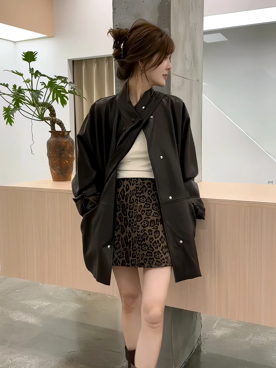 スリム効果のあるヴィンテージ風マットなミドル丈ボタンアップレザージャケット、レディースファッショナブルなアウタートップ、PUレザー