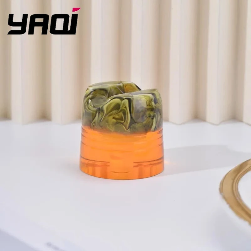 حامل ماكينة الحلاقة للرجال من الراتنج من ياكي ساجرادا فاميليا #2