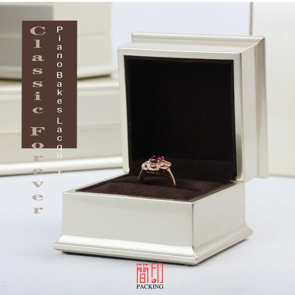 

Золотой лак для выпечки, кольцо, серьги, кулон или колье, коробка, лаковый футляр золотого цвета, позолоченная шкатулка для колец