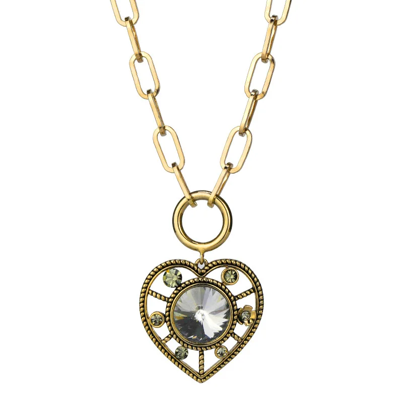 

A simple diamond-encrusted round plate letter titanium steel necklace for women, a versatile mixed chain accessory