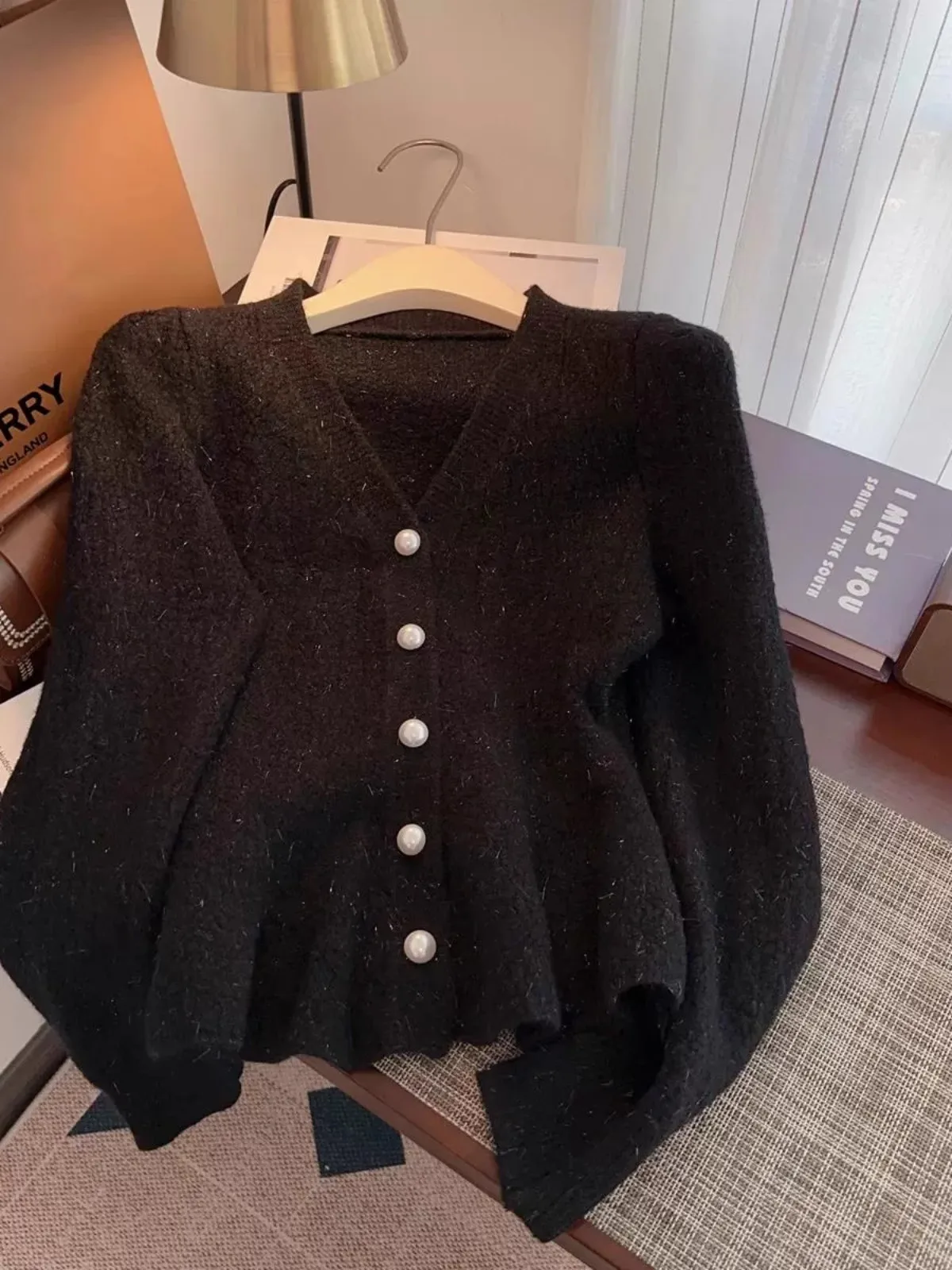 Solid V-neck Cardigan Sweater Women 2024 Autumn/Winter French Style Puff sleeve Coat Hold The Waist Fishtail knitted Short Top