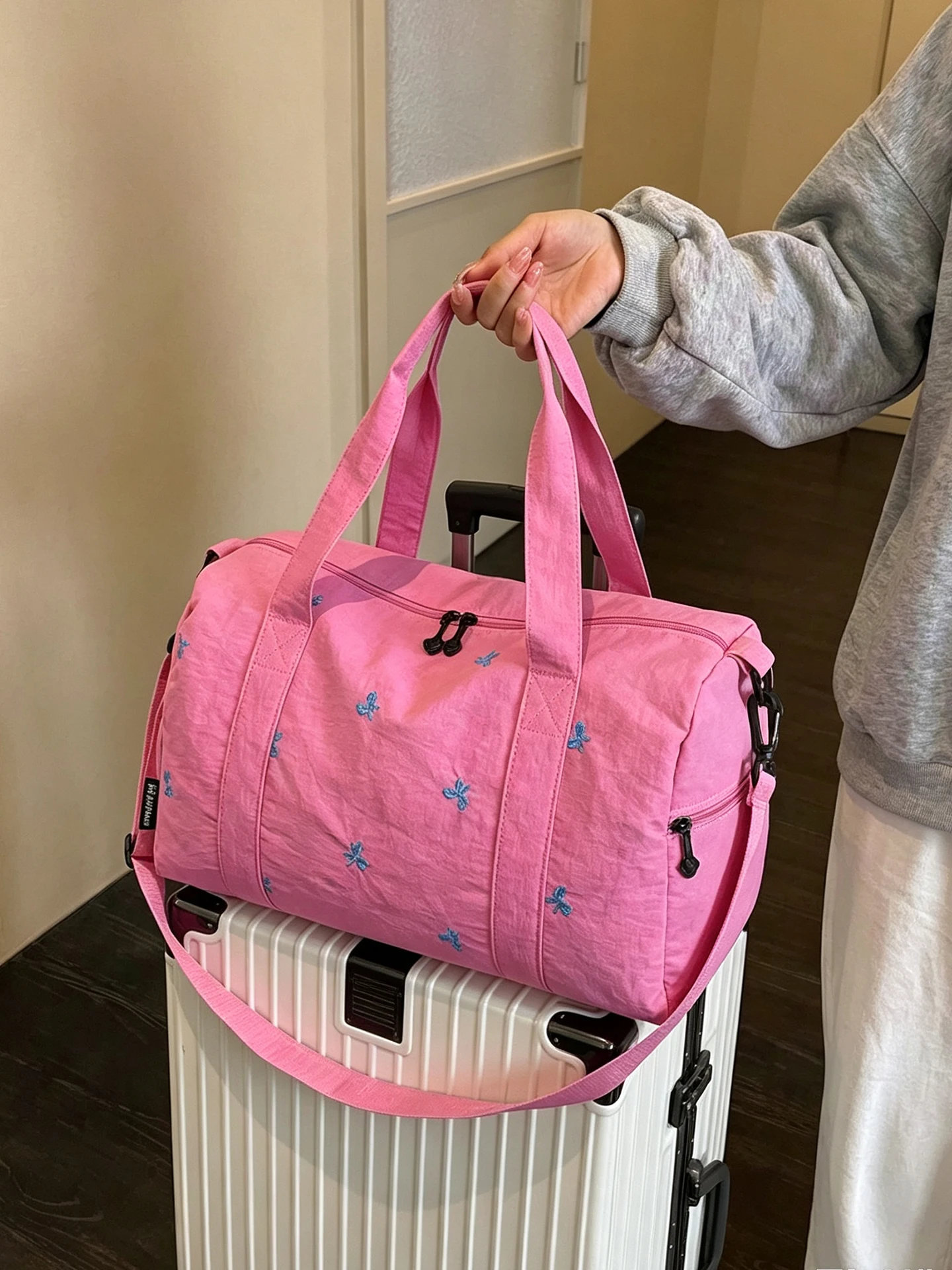 borsa-da-viaggio-pieghevole-di-grande-capacita-ideale-per-le-donne-leggera-e-alla-moda-perfetta-come-bagaglio-a-mano-per-brevi-viaggi-di-lavoro-e-gite-fuori-porta