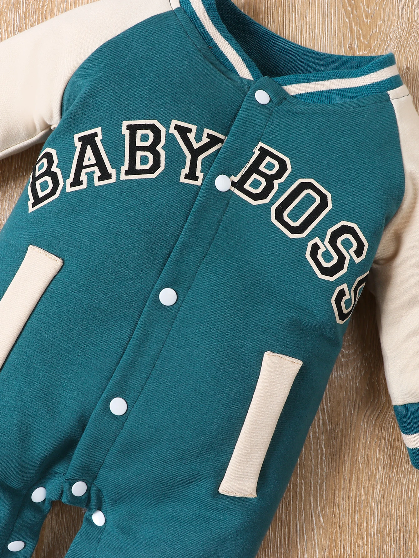 Fashionable letter printed long sleeved round neck cute and personalized baby boy jumpsuit